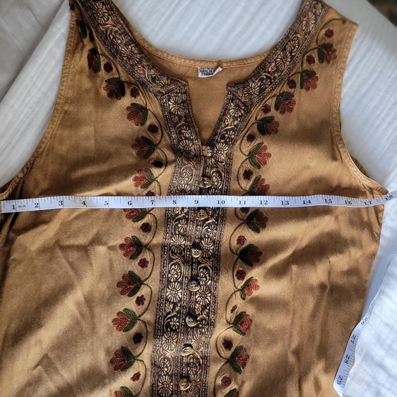 Bohemian Embroidered Flowy Dress - Picture 6 of 9